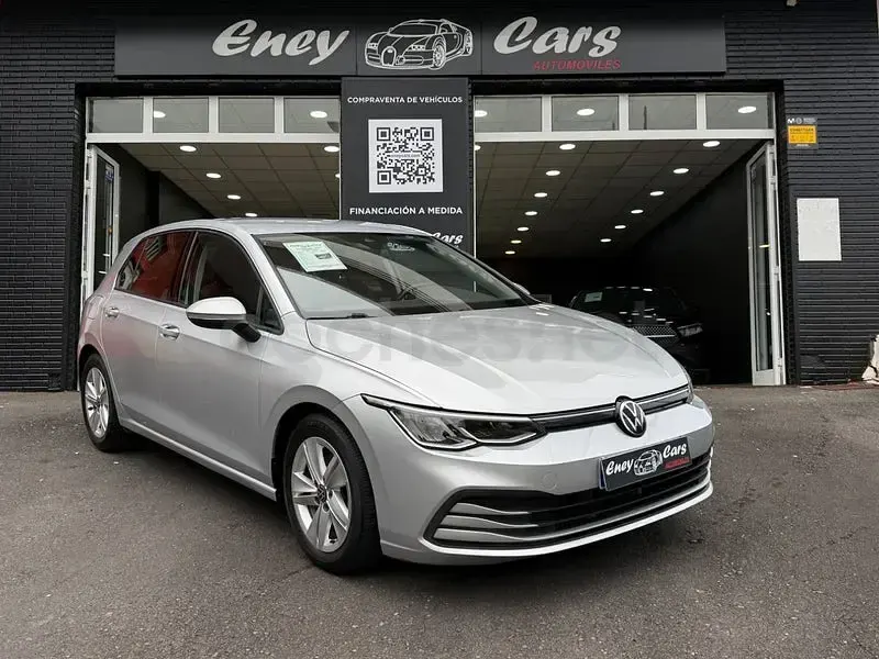 Usado VW Golf VIII 110 CV (80 kW) 2022 Gris / plata Berlina