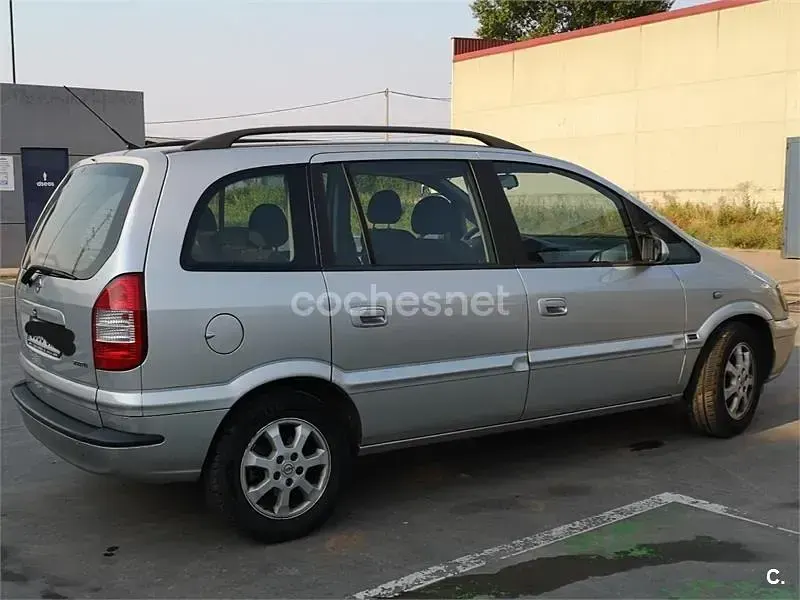 Usado Opel Zafira Elegance 125 CV (91 kW) 2004 Blanco Monovolumen