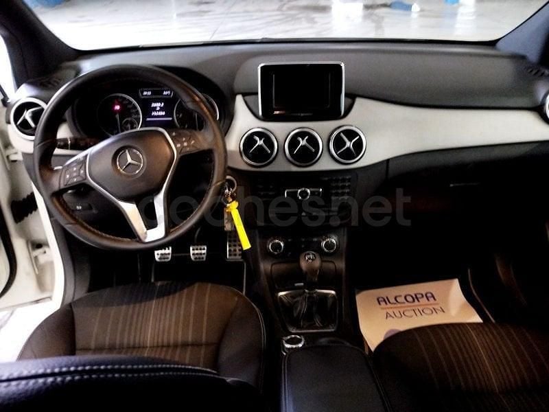 Usado Mercedes B200 140 CV (102 kW) 2012 Blanco Monovolumen