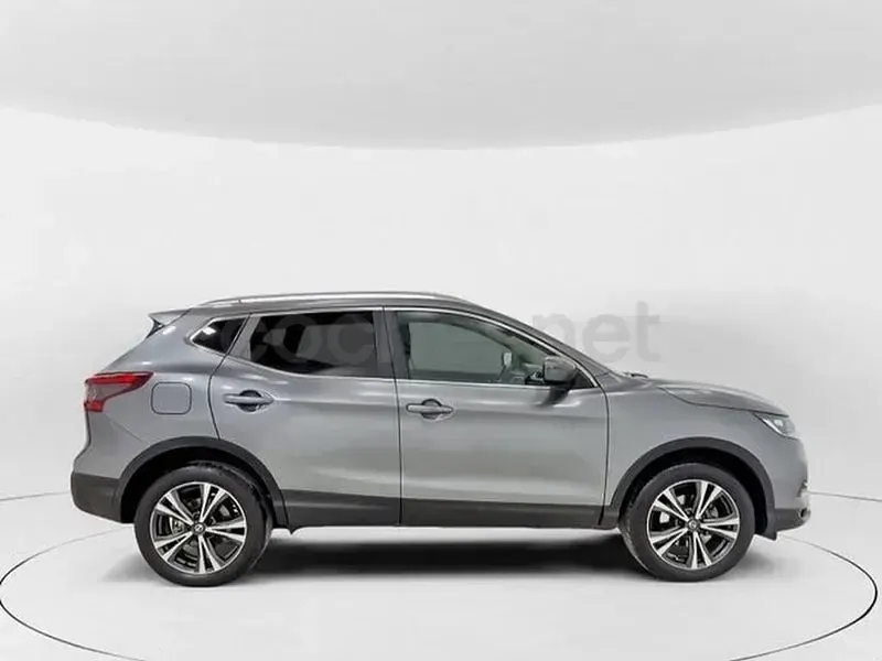 Usado Nissan Qashqai Acenta 140 CV (102 kW) 2019 Gris / plata SUV