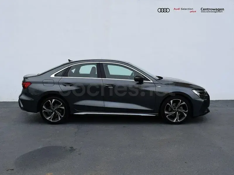 Usado Audi A3 S-Line 150 CV (110 kW) 2025 Gris / plata Berlina