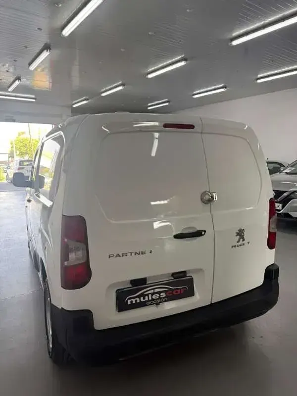 Usado Peugeot Partner S 102 CV (75 kW) 2021 Blanco Monovolumen