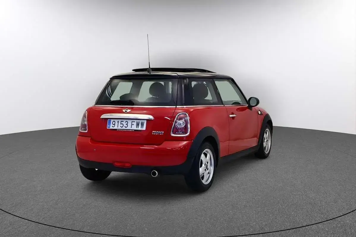 Usado Mini Cooper 120 CV (88 kW) 2007 Rojo Utilitario