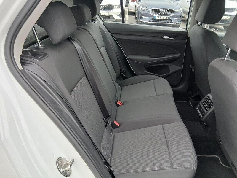 Usado VW Golf VIII 115 CV (84 kW) 2022 Blanco Utilitario