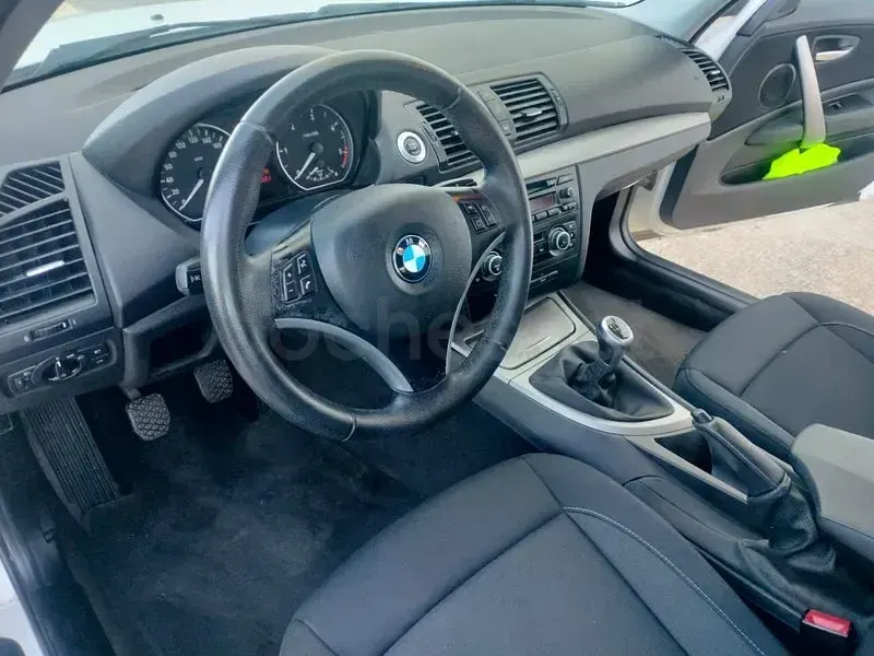 Usado BMW 116 122 CV (89 kW) 2007 Azul Utilitario