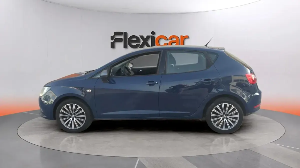 Usado Seat Ibiza CONNECT 110 CV (80 kW) 2016 Azul Berlina
