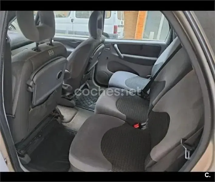 Usado Citroën Xsara Picasso 92 CV (67 kW) 2007 Gris / plata Monovolumen