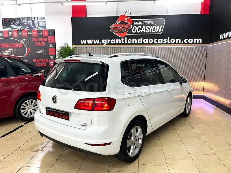 Usado VW Golf Sportsvan Advance 110 CV (80 kW) 2016 Blanco Monovolumen