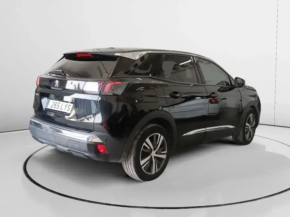 Usado Peugeot 3008 Allure 131 CV (96 kW) 2022 Negro SUV