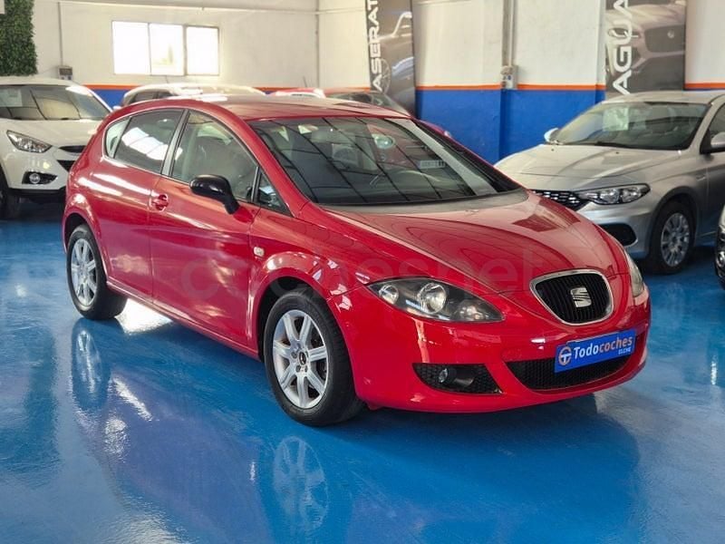 Używany Seat Leon Sport 140 KM (102 kW) 2007 Czerwony Sedan/Limuzyna