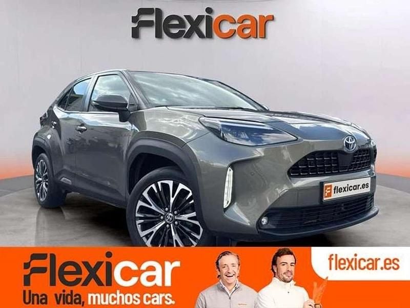 Gris Usado 2022 Toyota Yaris Cross Style SUV | 21.590 € (Precio justo) - Imagen 1/4