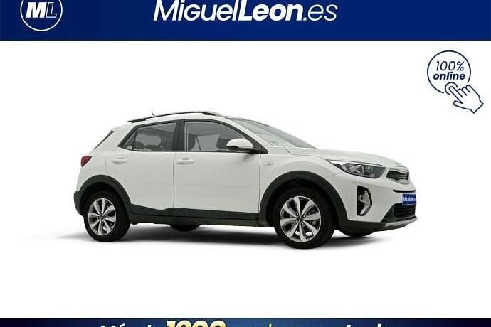 Usado Kia Stonic 84 CV (61 kW) 2022 Blanco SUV