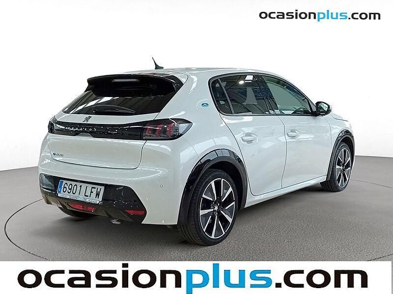 Usado Peugeot e-208 Allure 100 kW (136 CV) 2020 Blanco Utilitario