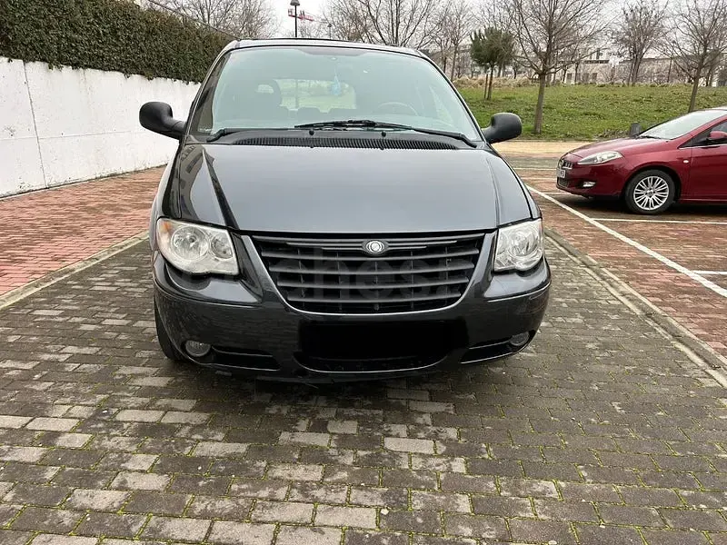Usado Chrysler Grand Voyager Limited 150 CV (110 kW) 2008 Gris / plata Monovolumen