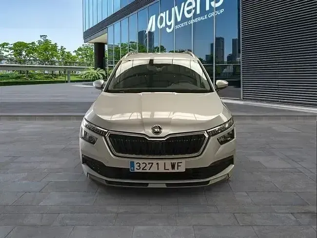 Usado Skoda Kamiq 95 CV (69 kW) 2022 Gris SUV
