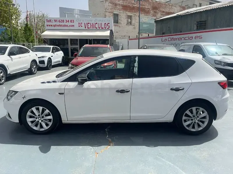 Usado Seat Leon Style 115 CV (84 kW) 2017 Blanco Berlina