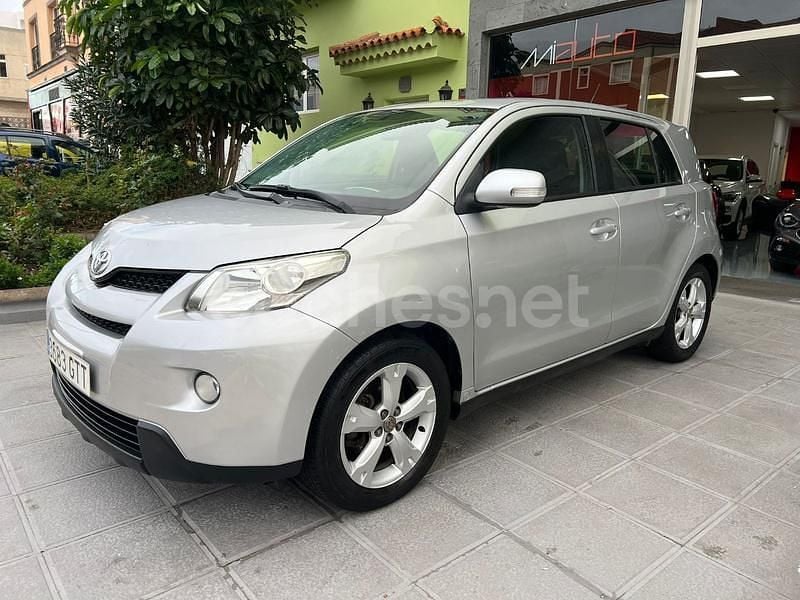Gris / plata Usado 2010 Toyota Urban Cruiser Active Berlina | 6990 € (Precio justo) - Imagen 1/4