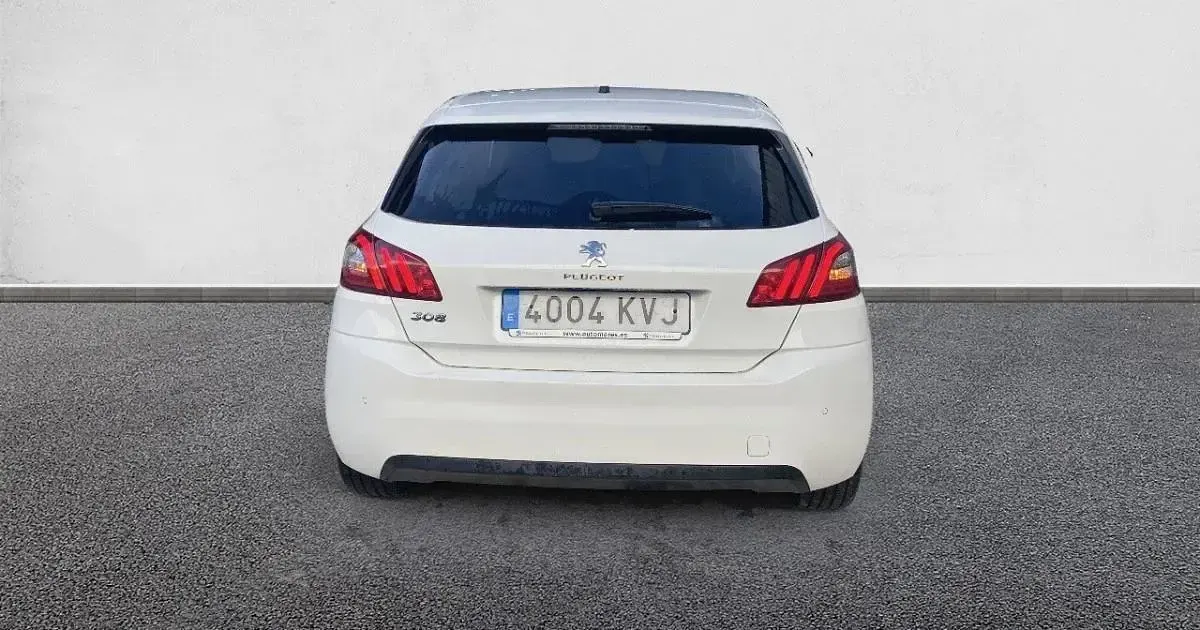 Usado Peugeot 308 Style 100 CV (73 kW) 2019