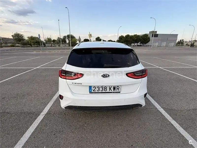 Usado Kia Ceed 120 CV (88 kW) 2019 Blanco Utilitario