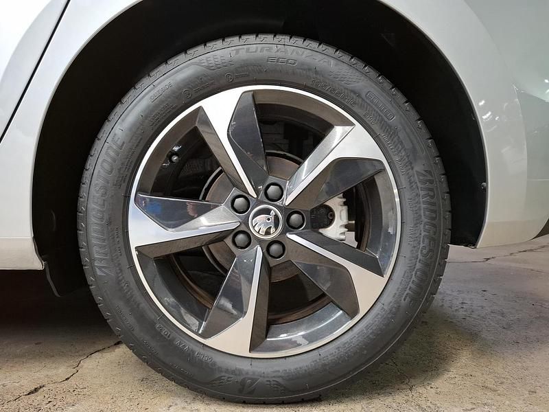 Nuevo Skoda Fabia Selection 95 CV (69 kW) 2025 Plata brilliant metalizado Utilitario