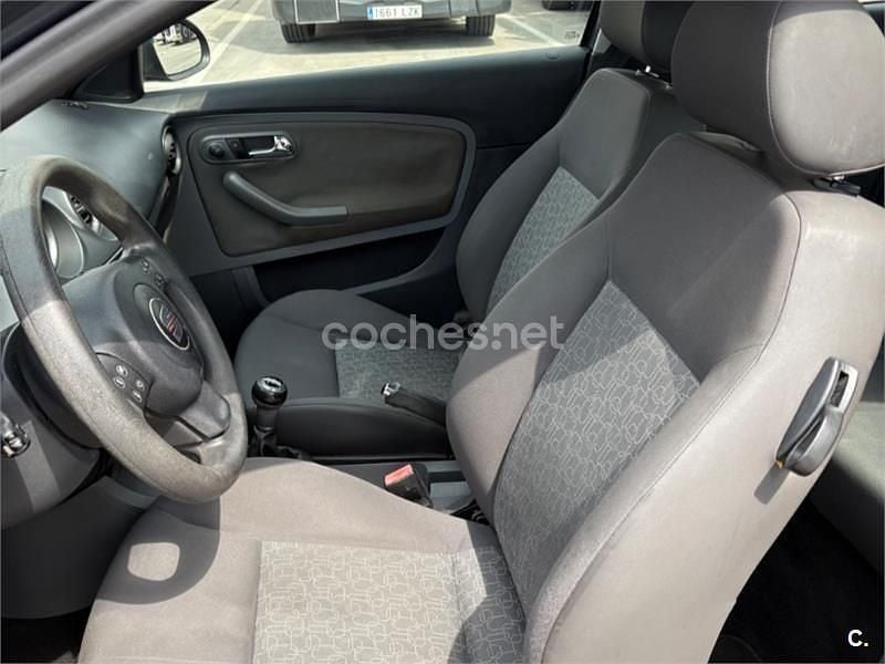 Usado Seat Ibiza Reference 80 CV (58 kW) 2006 Gris / plata Utilitario