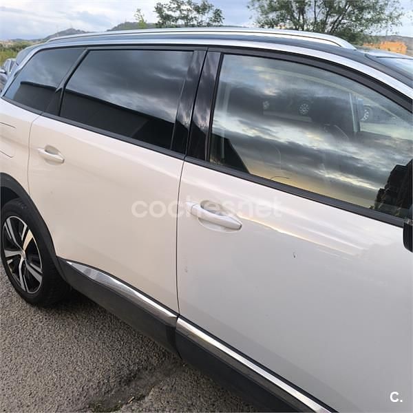 Begagnad Peugeot 5008 Allure 130 HK (95 kW) 2020 Vit SUV