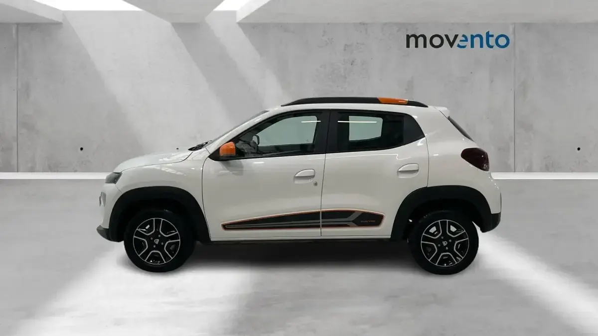 Usado Dacia Spring Comfort Plus 33 kW (45 CV) 2022 Blanco Utilitario