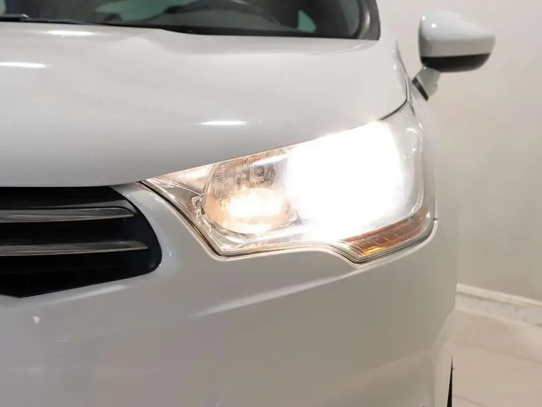 Usado Citroën C4 Live 99 CV (72 kW) 2016 Blanco Utilitario