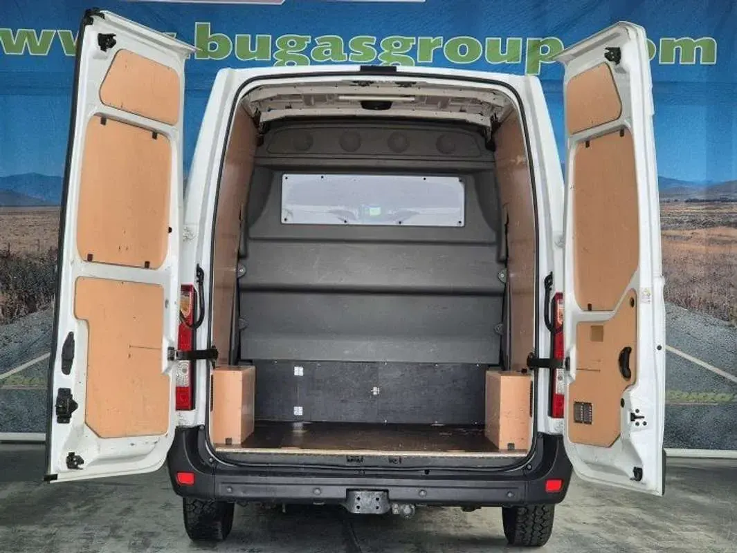 Usado Renault Master 130 CV (95 kW) 2019 Blanco Familiar