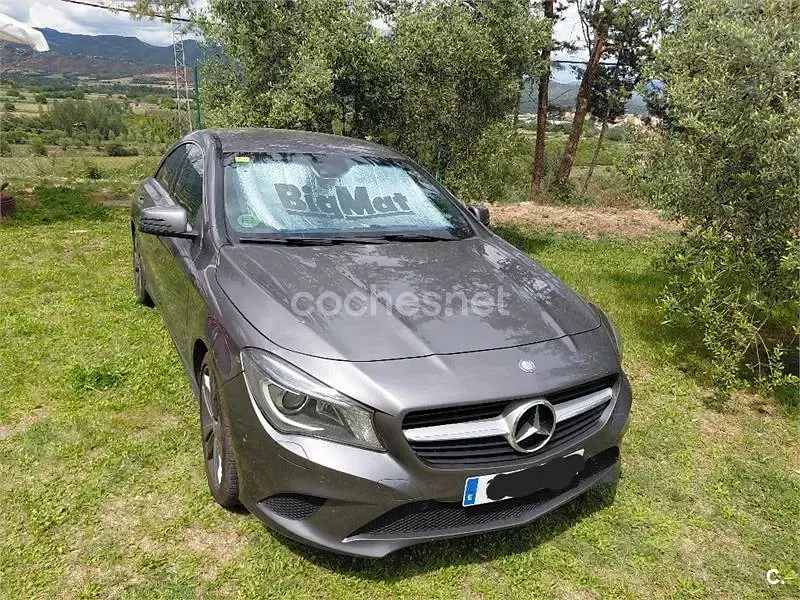 Usado Mercedes CLA220 Urban 170 CV (125 kW) 2013 Gris / plata Berlina