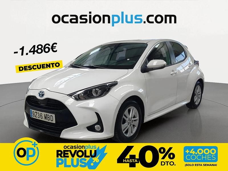 Usado Toyota Yaris Hybrid Business Edition 116 CV (85 kW) 2022 Blanco