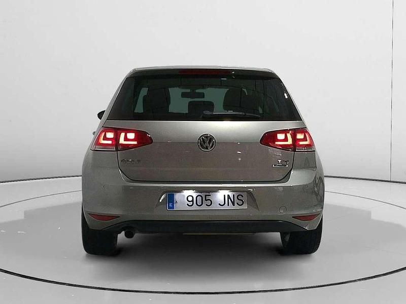 Usado VW Golf VII Advance 111 CV (81 kW) 2016 Gris Utilitario