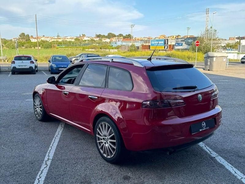 Usado Alfa Romeo 159 120 CV (88 kW) 2006 Granate Familiar