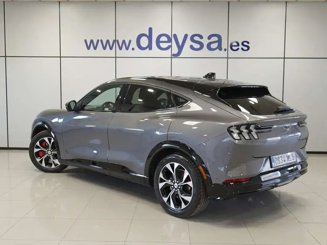 Usado Ford Mustang Mach-E Premium 216 kW (294 CV) 2023 Negro SUV