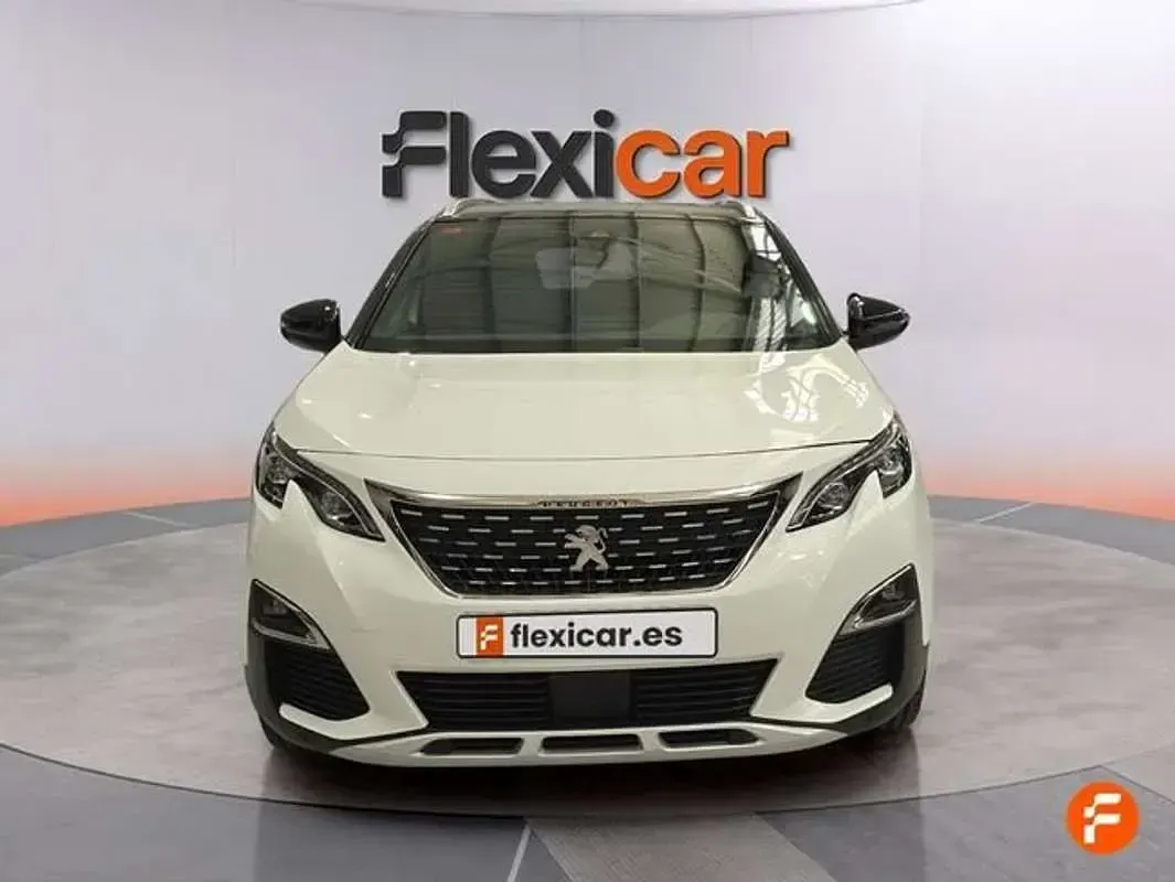 Usado Peugeot 5008 GT-line 179 CV (131 kW) 2019 Blanco SUV