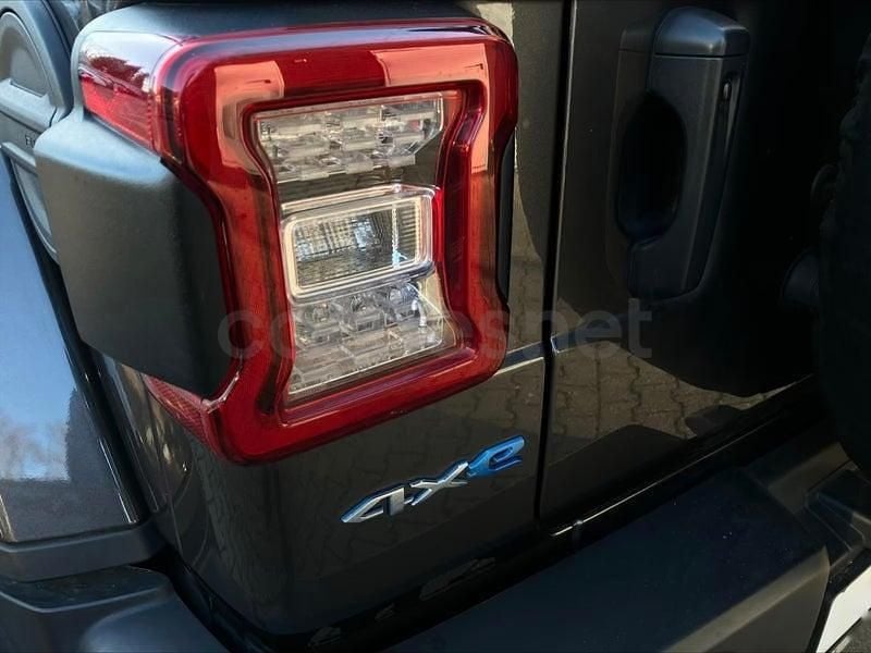 Usado Jeep Wrangler Sahara 381 CV (280 kW) 2022 Gris / plata SUV