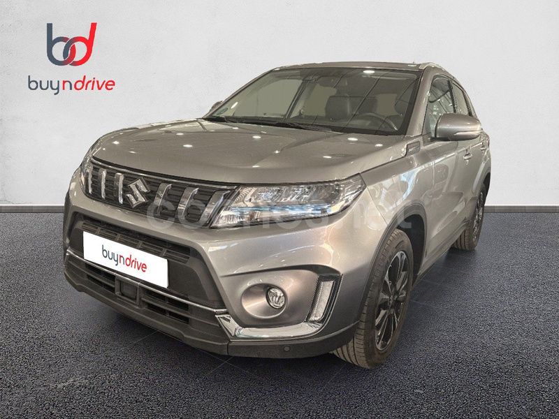 Gris / plata Usado 2022 Suzuki Vitara GLX SUV | 19.690 € (Precio justo) - Imagen 1/4