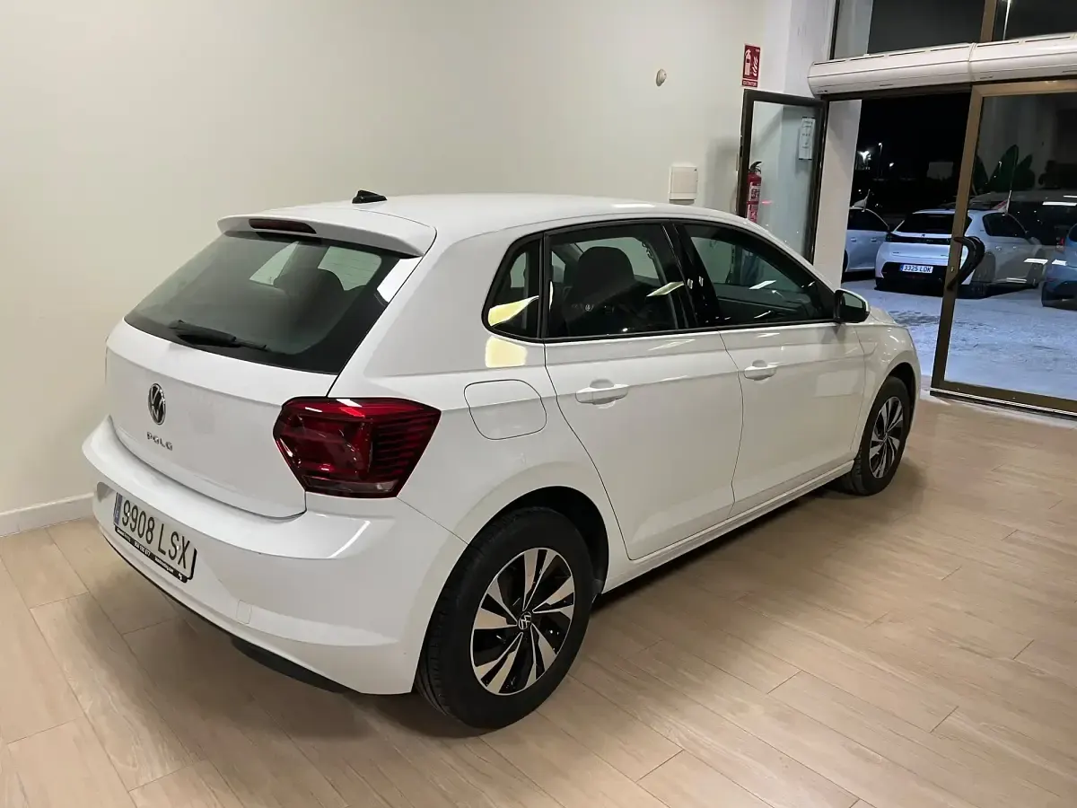 Usado VW Polo Life 95 CV (69 kW) 2021 Blanco Utilitario