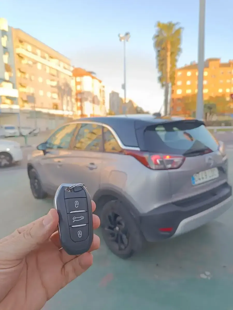 Usado Opel Crossland X Innovation 130 CV (95 kW) 2019 Gris SUV