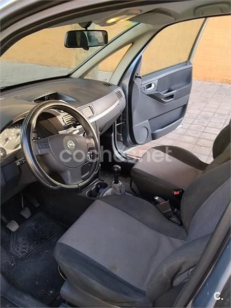 Usado Opel Meriva Cosmo 100 CV (73 kW) 2005 Azul Monovolumen