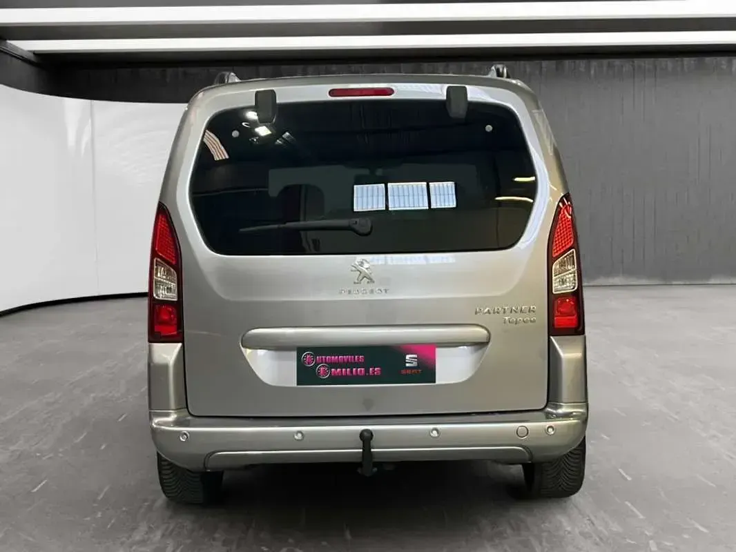 Usado Peugeot TePee Outdoor 99 CV (72 kW) 2017 Gris Van