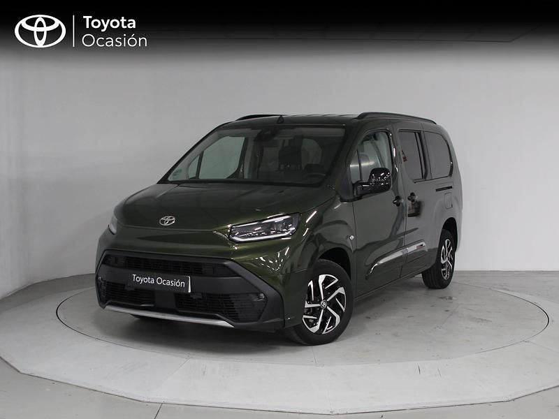 Verde Usado 2024 Toyota Proace Verso Active Familiar | 26.990 € - Imagen 1/4