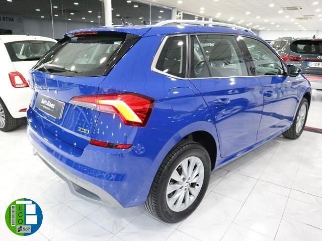Usado Skoda Kamiq Active 90 CV (66 kW) 2020 Azul SUV