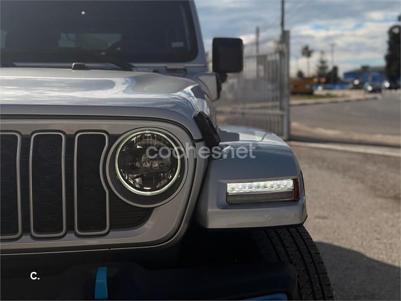 Usado Jeep Wrangler Sahara 381 CV (280 kW) 2024 Gris / plata SUV