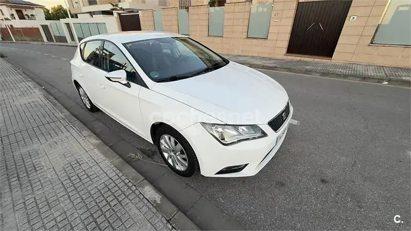 Usado Seat Leon CONNECT 110 CV (80 kW) 2016 Blanco Berlina