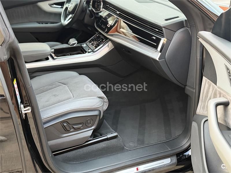 Usado Audi Q8 231 CV (169 kW) 2020 Gris / plata SUV