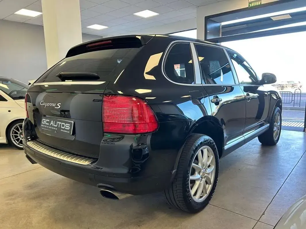 Käytetty Porsche Cayenne S 340 HP (250 kW) 2005 Musta Katumaasturi
