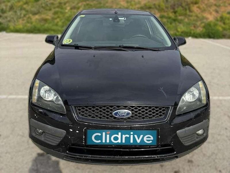 Usado Ford Focus Trend 116 CV (85 kW) 2006 Negro Berlina