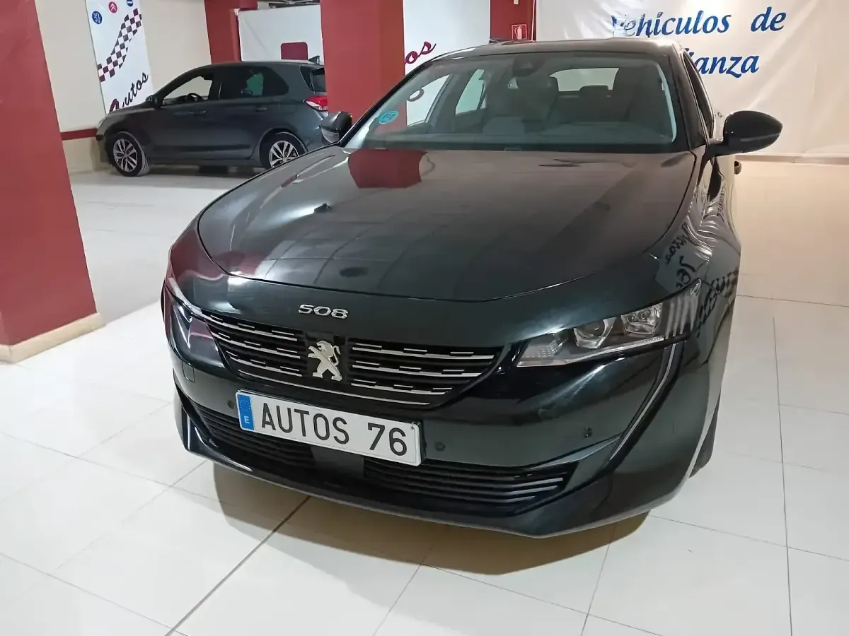Usado Peugeot 508 Active 130 CV (95 kW) 2021 Negro