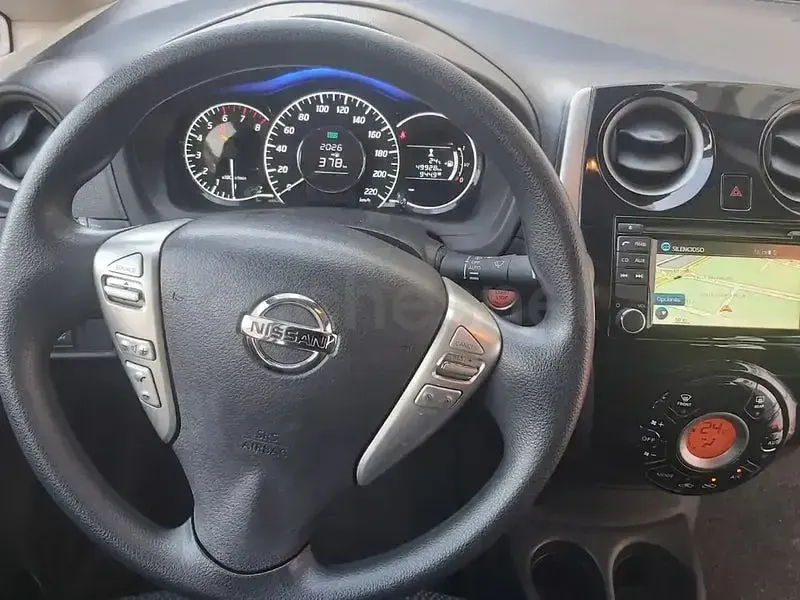 Usado Nissan Note Acenta 80 CV (58 kW) 2014 Gris / plata Utilitario